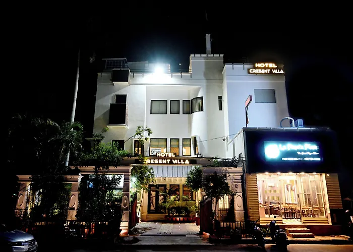 Hotel Cresent - Near Assi Ghat